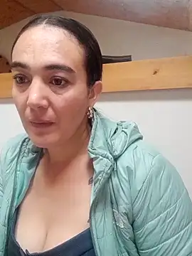 Snapshot of skayhot_ chatting on 10.03.25 skayhot online show from 10.03.25