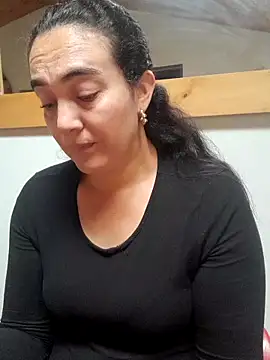 Snapshot of skayhot_ chatting on 10.15.25 skayhot online show from 10.15.25