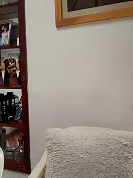 Snapshot of skayhot_ chatting on 10.20.25 skayhot online show from 10.20.25