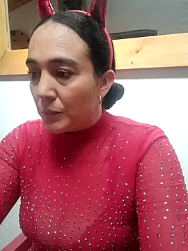 Snapshot of skayhot_ chatting on 10.21.25 skayhot online show from 10.21.25