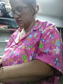 Edged Hot69 online show from 10.24.25