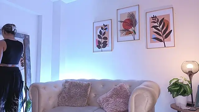 DahianaWalcott online show from 02.16.26