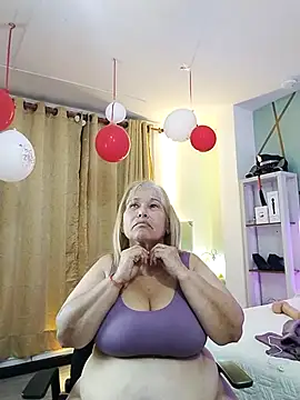 girl amada online show from 09.24.25