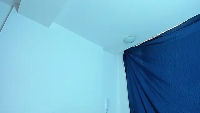 emiily15   online show from 01.31.25