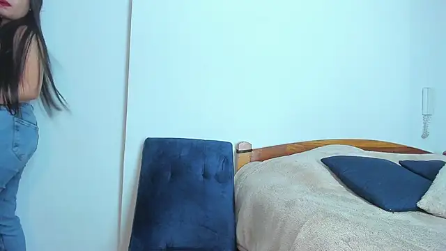 emiily15   online show from 02.24.25