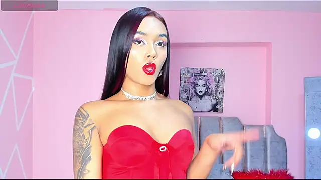 Snapshot of karol_noa chatting on 02.15.25 karol noa online show from 02.15.25
