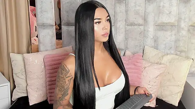 karol noa online show from 10.20.25