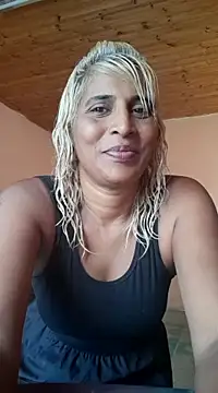 Goodgirlsue 77 online show from 01.31.25