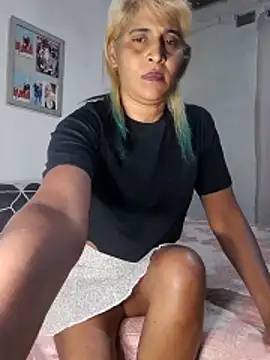 Goodgirlsue 77 online show from 12.04.25