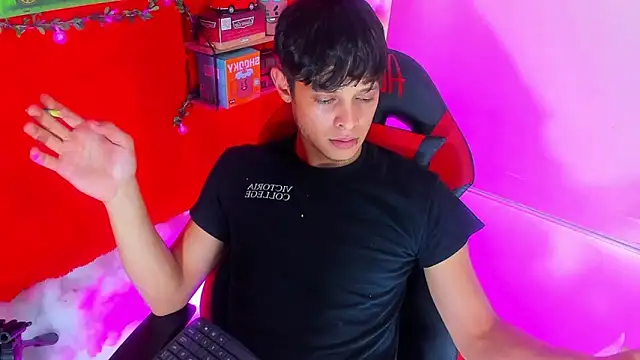 Snapshot of LilOwen_ chatting on 09.16.25 LilOwen  online show from 09.16.25