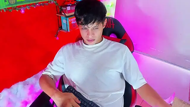 Snapshot of LilOwen_ chatting on 09.17.25 LilOwen  online show from 09.17.25