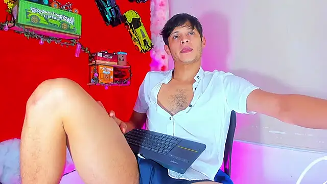 Snapshot of LilOwen_ chatting on 09.28.25 LilOwen  online show from 09.28.25