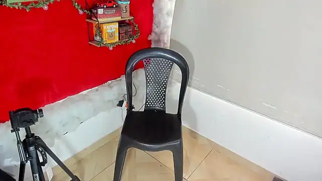 Snapshot of LilOwen_ chatting on 10.12.25 LilOwen  online show from 10.12.25