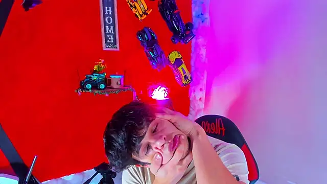 LilOwen  online show from 11.10.25