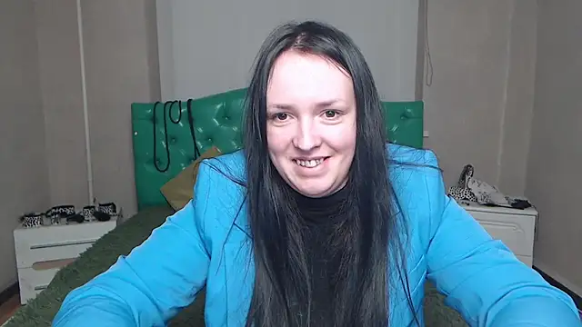IsabelBlackberry online show from 12.15.24