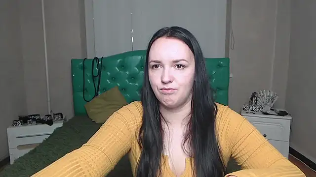 IsabelBlackberry online show from 12.16.24