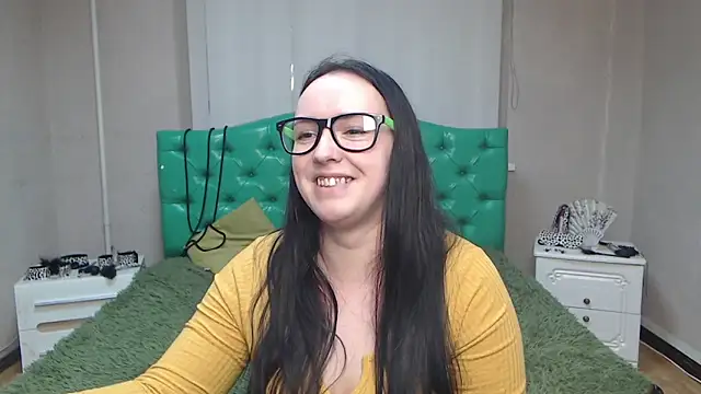 IsabelBlackberry online show from 12.16.24