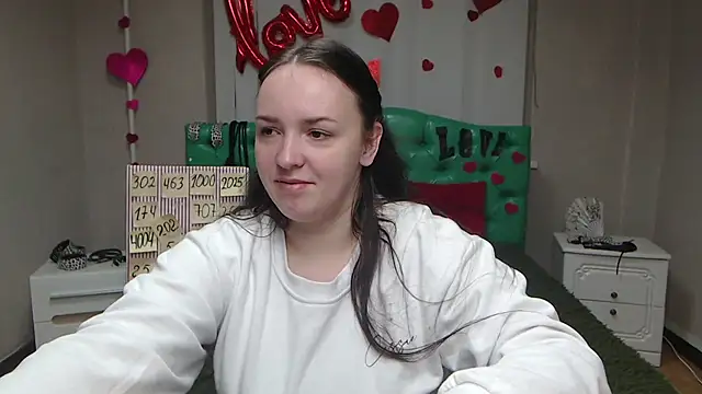 IsabelBlackberry online show from 10.04.25