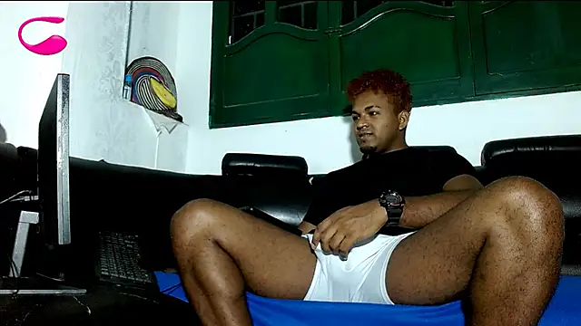 Snapshot of Deleon1995 chatting on 03.05.25 Deleon1995 online show from 03.05.25