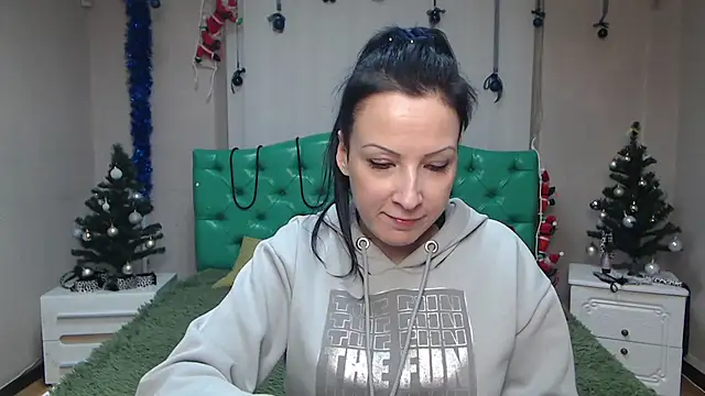 ElizabethSho online show from 12.28.24