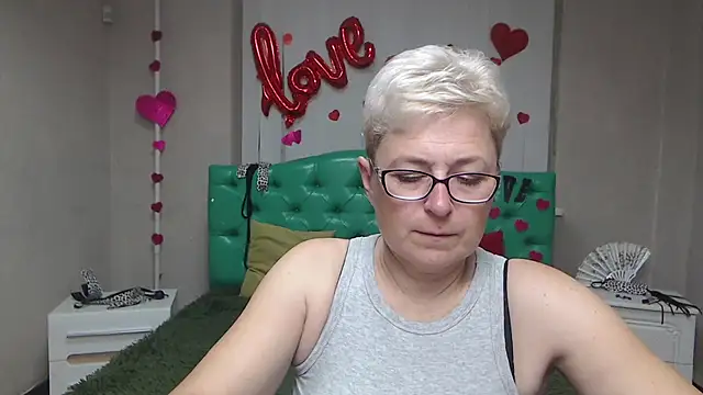 EmiliaGree online show from 09.22.25