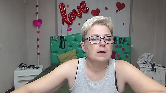 EmiliaGree online show from 10.13.25