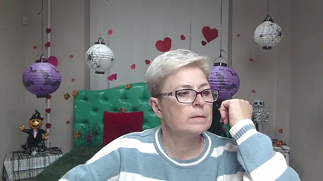 EmiliaGree online show from 10.27.25