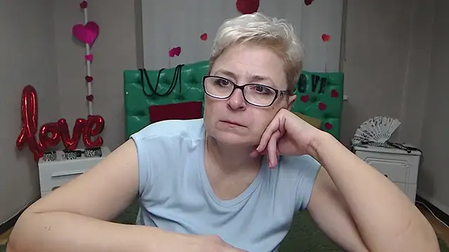 EmiliaGree online show from 11.25.25