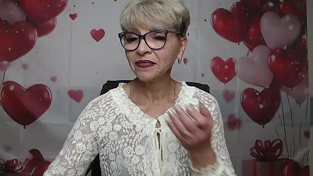 Snapshot of EllaBonito chatting on 04.30.26 EllaBonito online show from 04.30.26