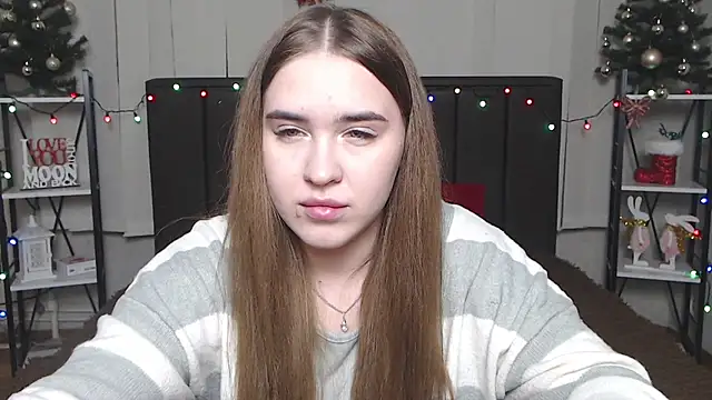 Snapshot of LauraHlot chatting on 01.10.25 LauraHlot online show from 01.10.25