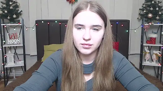 Snapshot of LauraHlot chatting on 01.16.25 LauraHlot online show from 01.16.25