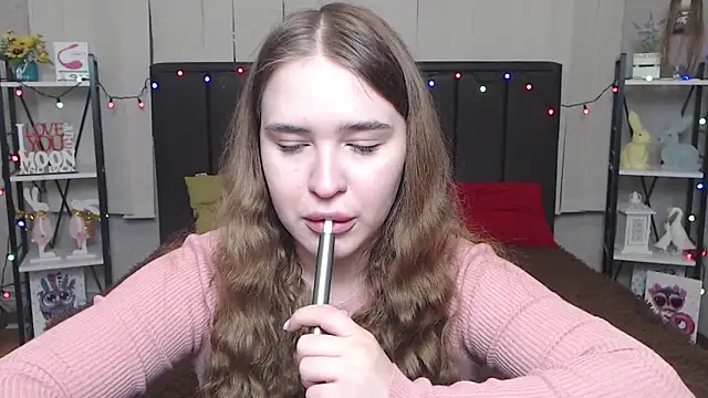 Snapshot of LauraHlot chatting on 01.22.25 LauraHlot online show from 01.22.25