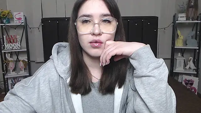 Snapshot of LauraHlot chatting on 02.02.25 LauraHlot online show from 02.02.25