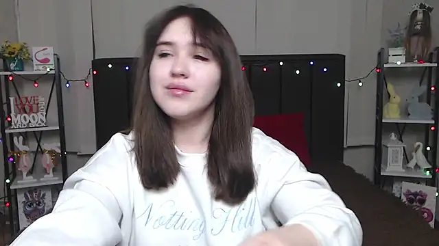 Snapshot of LauraHlot chatting on 02.08.25 LauraHlot online show from 02.08.25