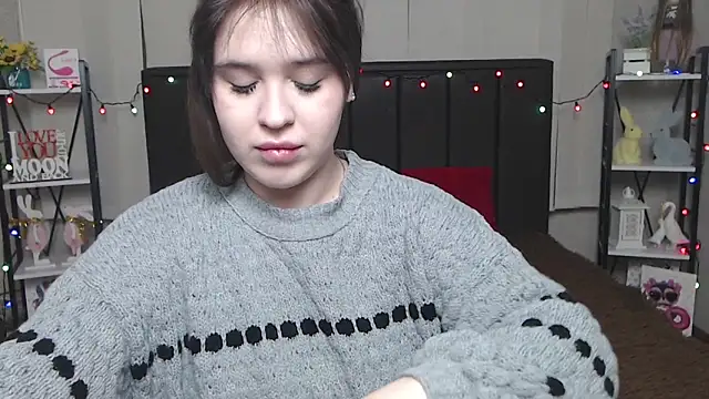 Snapshot of LauraHlot chatting on 02.09.25 LauraHlot online show from 02.09.25
