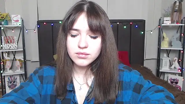 Snapshot of LauraHlot chatting on 02.11.25 LauraHlot online show from 02.11.25