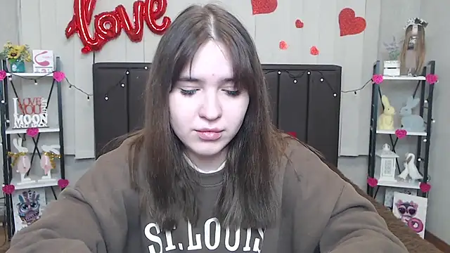 Snapshot of LauraHlot chatting on 02.14.25 LauraHlot online show from 02.14.25