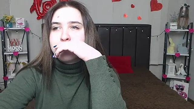 Snapshot of LauraHlot chatting on 02.20.25 LauraHlot online show from 02.20.25
