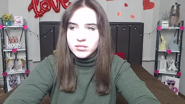 Snapshot of LauraHlot chatting on 02.20.25 LauraHlot online show from 02.20.25