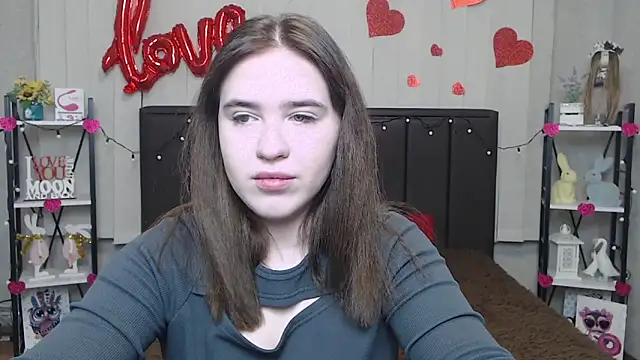 Snapshot of LauraHlot chatting on 02.22.25 LauraHlot online show from 02.22.25