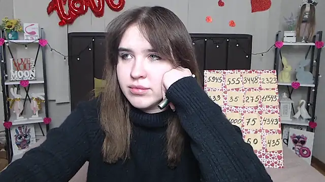 Snapshot of LauraHlot chatting on 02.24.25 LauraHlot online show from 02.24.25