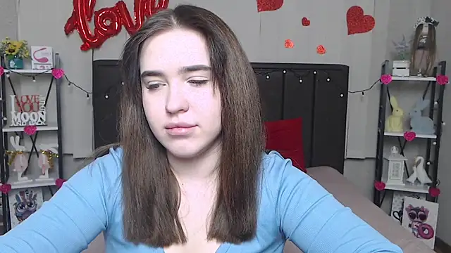 Snapshot of LauraHlot chatting on 02.26.25 LauraHlot online show from 02.26.25