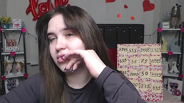 Snapshot of LauraHlot chatting on 03.02.25 LauraHlot online show from 03.02.25