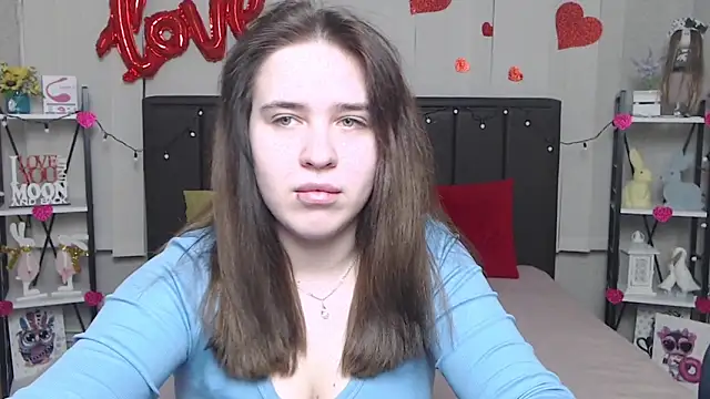 Snapshot of LauraHlot chatting on 03.09.25 LauraHlot online show from 03.09.25