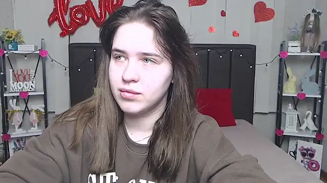 Snapshot of LauraHlot chatting on 03.10.25 LauraHlot online show from 03.10.25
