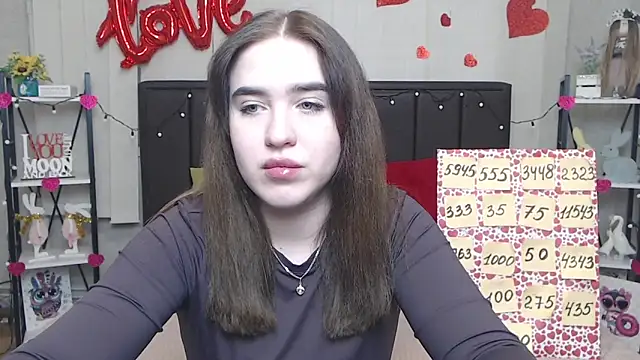 Snapshot of LauraHlot chatting on 03.12.25 LauraHlot online show from 03.12.25