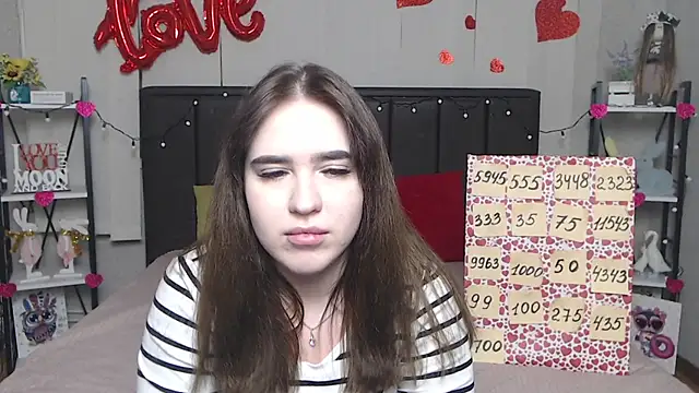 Snapshot of LauraHlot chatting on 03.13.25 LauraHlot online show from 03.13.25