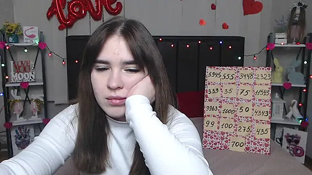 Snapshot of LauraHlot chatting on 03.18.25 LauraHlot online show from 03.18.25