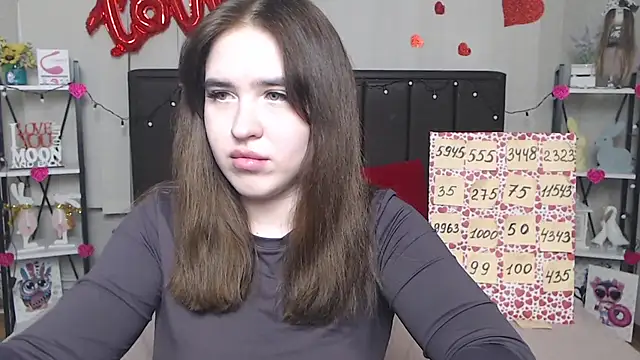 Snapshot of LauraHlot chatting on 03.21.25 LauraHlot online show from 03.21.25