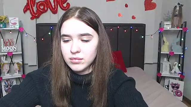 Snapshot of LauraHlot chatting on 03.22.25 LauraHlot online show from 03.22.25